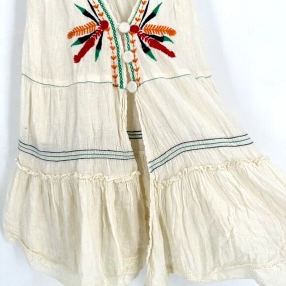 Vanilla Star Bohemian split Button Front Embroidered top Gauzy Small sleeveless - Picture 3 of 9